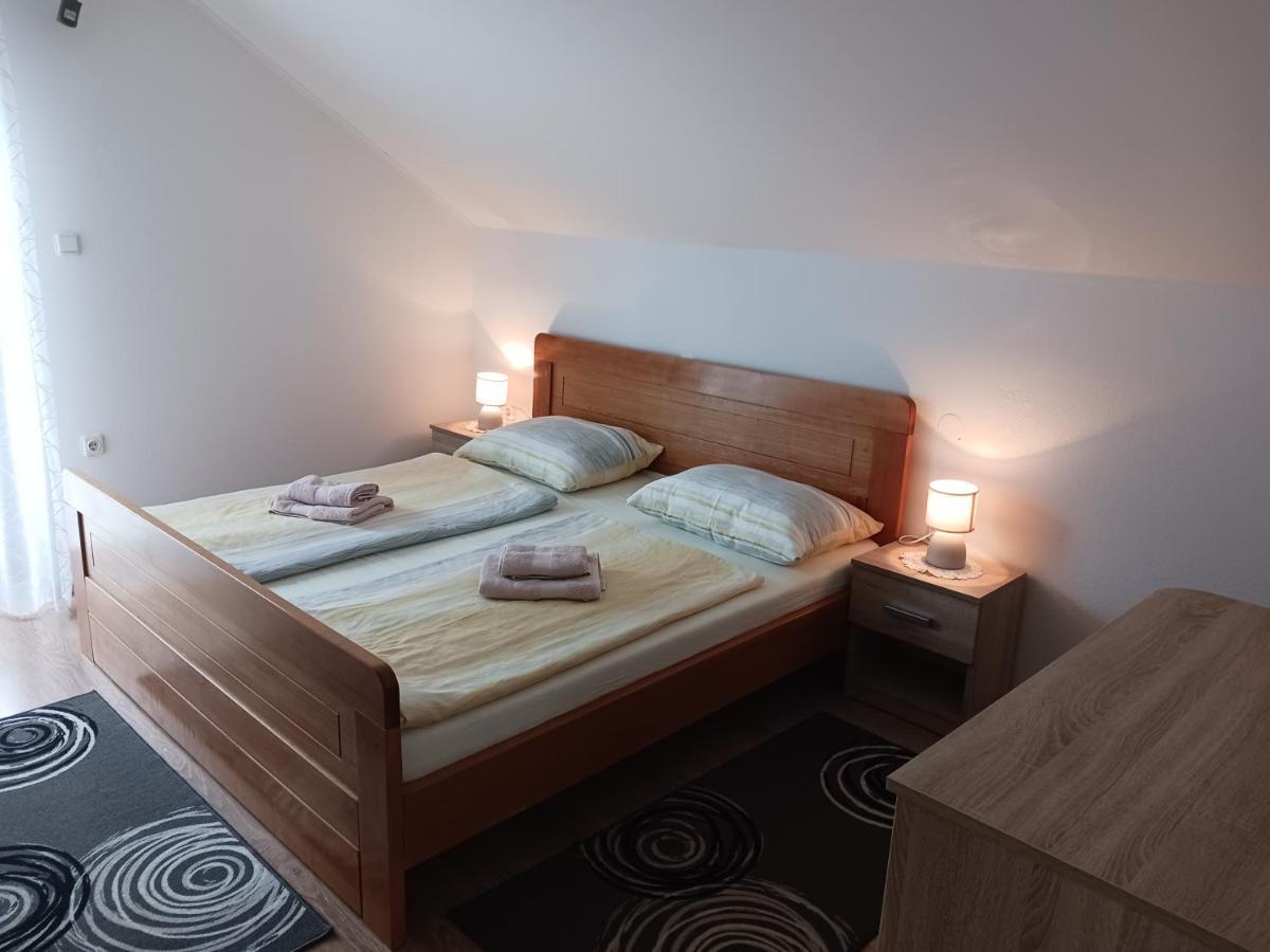 M & J Villa Krasno Polje Luaran gambar